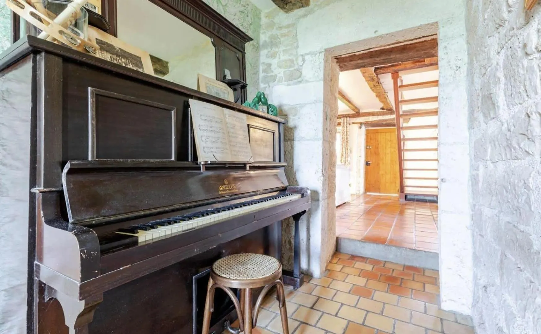 Charming Villa - Pool Large Estate Piano 13P Esclauzels فرنسا